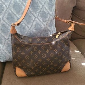 Louis vuitton bolounge monogram